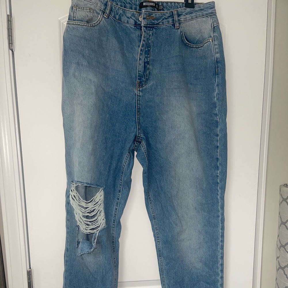 MISSGUIDED MOM JEANS Size 10